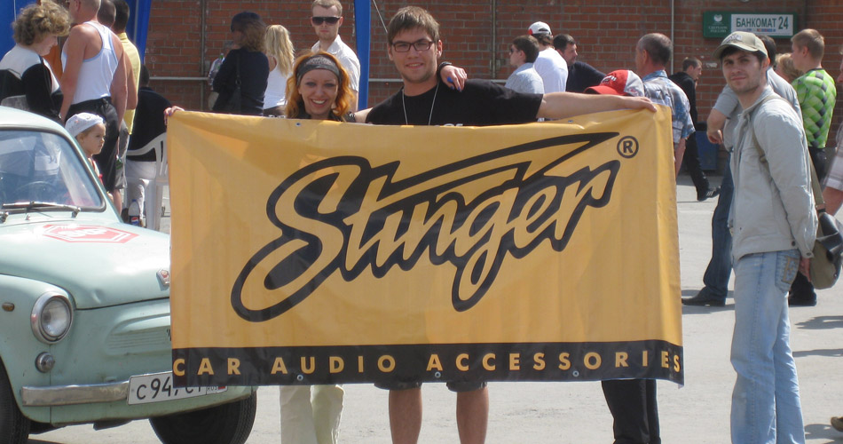 Логотип «Stinger» на соревнованиях по Car Audio в Екатеринбурге