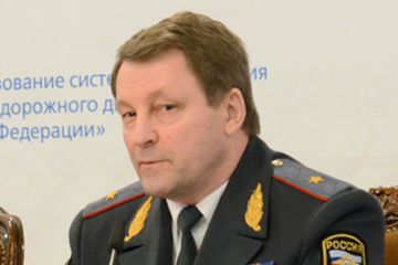 Начальник Госавтоинспекции РФ генерал-майор полиции Виктор Нилов старается детально разобраться в дорожных ситуациях.